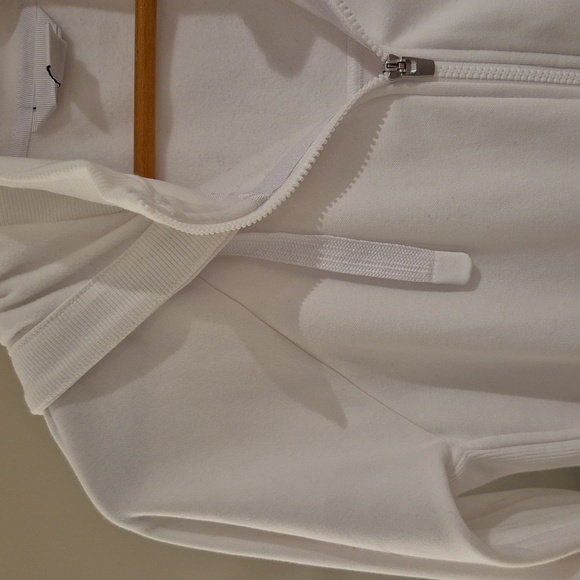 ATHLETA, WHITE TRIUMPH HOODIE, NWOT, Full Zip, Pockets, Active Wear, Medium. - Picture 2 of 16